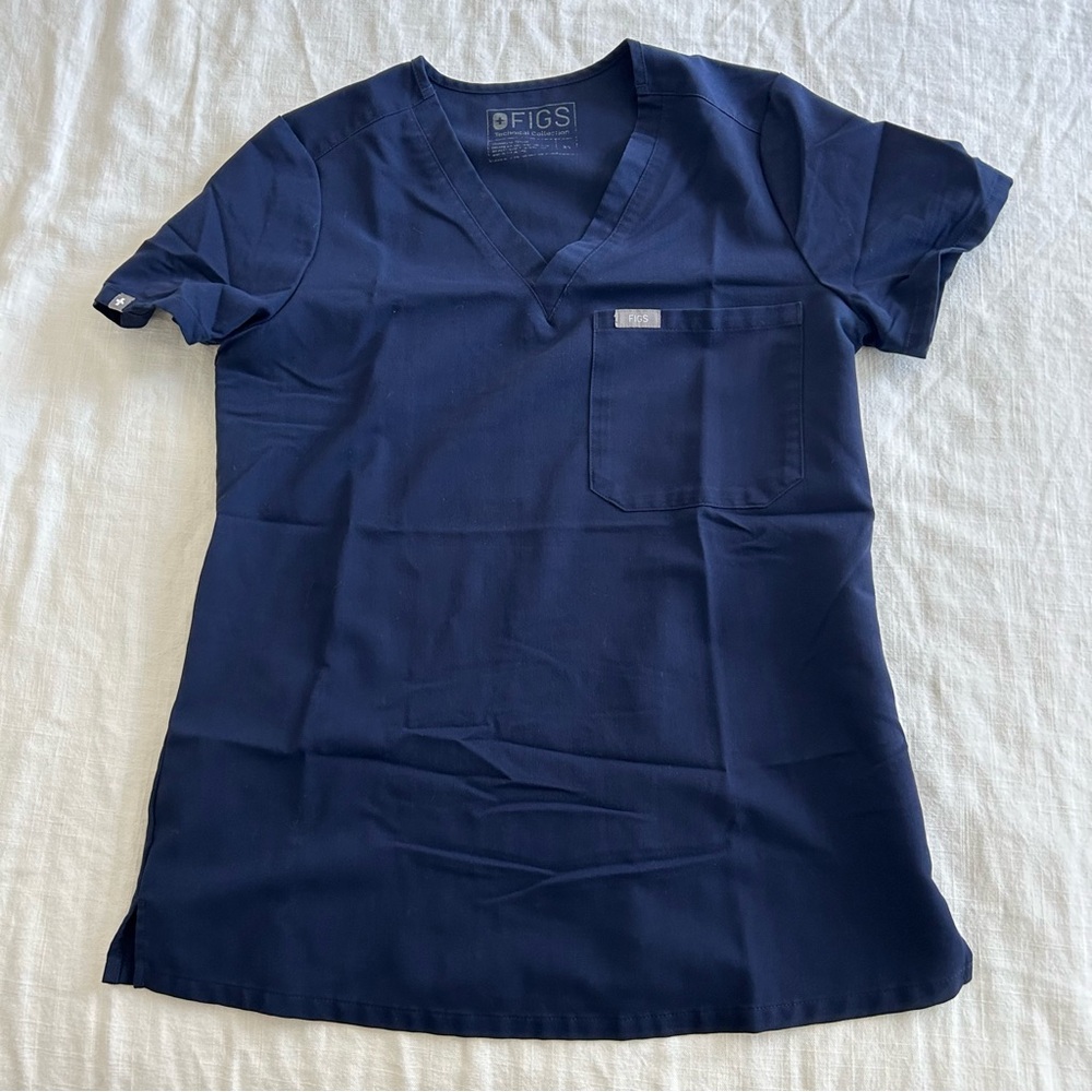 FIGS women's navy blue scrub set